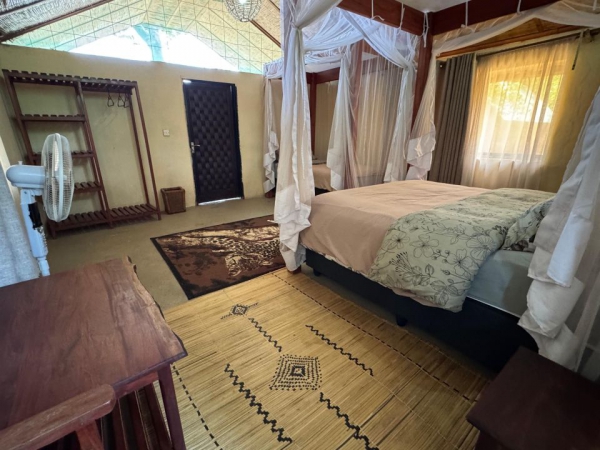 MuchingaAccommodationT-003-th.jpg